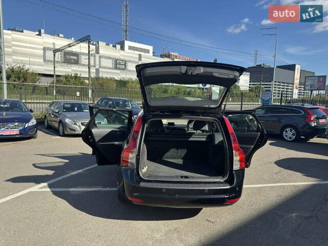 Черный Вольво В50, объемом двигателя 1.6 л и пробегом 227 тыс. км за 9500 $, фото 16 на Automoto.ua