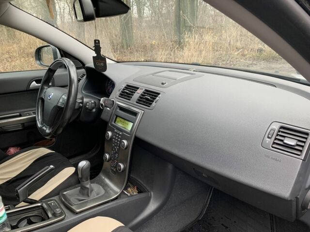 Черный Вольво В50, объемом двигателя 1.6 л и пробегом 270 тыс. км за 8500 $, фото 11 на Automoto.ua