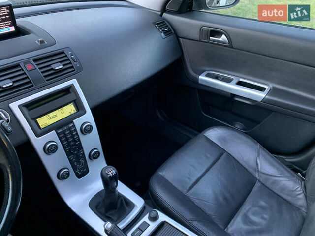 Черный Вольво В50, объемом двигателя 1.6 л и пробегом 252 тыс. км за 8200 $, фото 38 на Automoto.ua