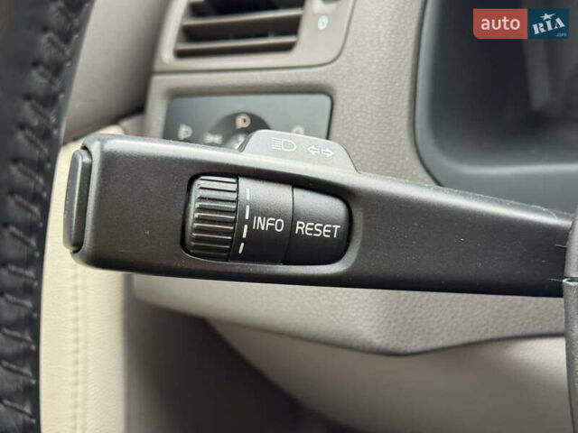 Чорний Вольво V50, об'ємом двигуна 1.6 л та пробігом 214 тис. км за 8590 $, фото 46 на Automoto.ua