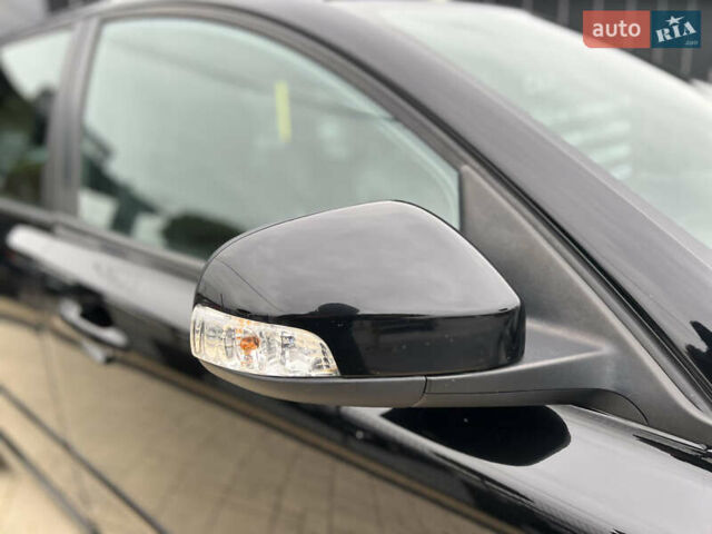 Черный Вольво В50, объемом двигателя 1.6 л и пробегом 244 тыс. км за 8300 $, фото 6 на Automoto.ua