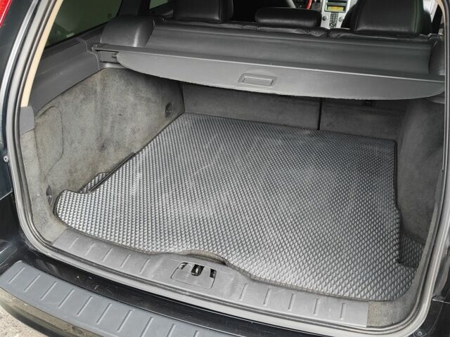 Черный Вольво В50, объемом двигателя 1.6 л и пробегом 208 тыс. км за 7400 $, фото 5 на Automoto.ua