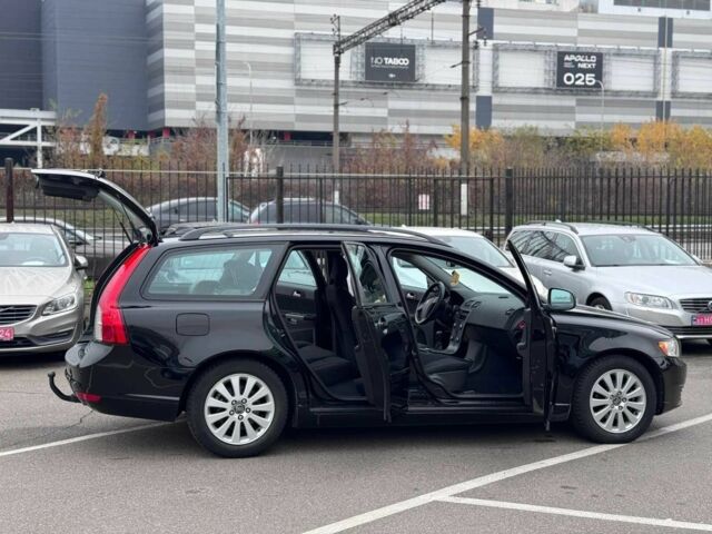 Черный Вольво В50, объемом двигателя 1.6 л и пробегом 213 тыс. км за 8900 $, фото 12 на Automoto.ua