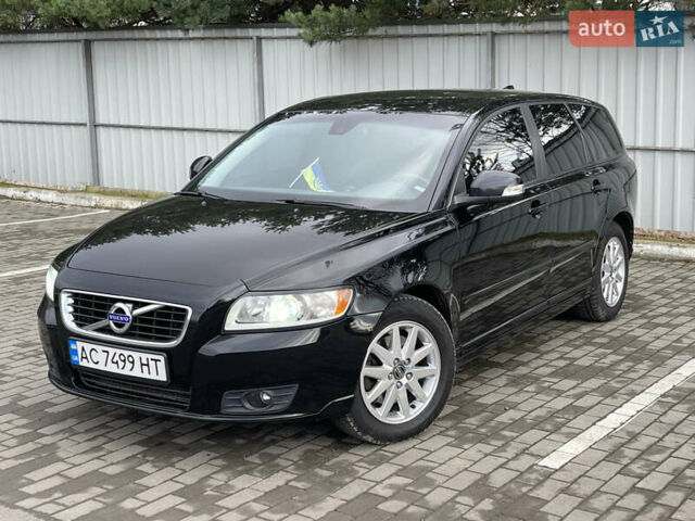 Черный Вольво В50, объемом двигателя 2 л и пробегом 279 тыс. км за 8750 $, фото 1 на Automoto.ua