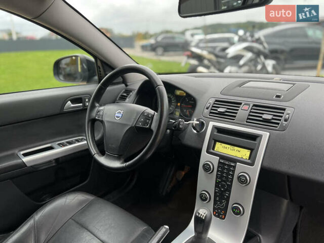 Черный Вольво В50, объемом двигателя 1.6 л и пробегом 244 тыс. км за 8300 $, фото 26 на Automoto.ua