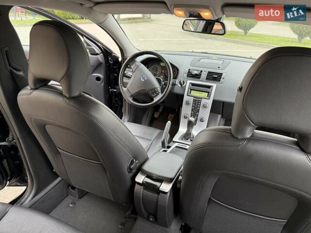 Черный Вольво В50, объемом двигателя 1.6 л и пробегом 226 тыс. км за 8290 $, фото 58 на Automoto.ua