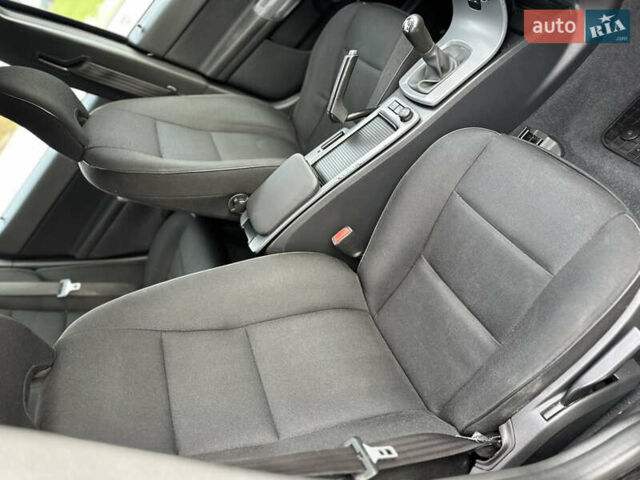 Черный Вольво В50, объемом двигателя 1.6 л и пробегом 219 тыс. км за 8300 $, фото 20 на Automoto.ua