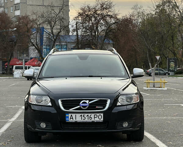 Черный Вольво В50, объемом двигателя 1.56 л и пробегом 229 тыс. км за 9999 $, фото 1 на Automoto.ua