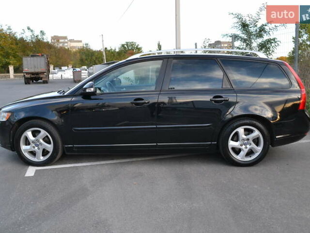 Черный Вольво В50, объемом двигателя 1.6 л и пробегом 218 тыс. км за 7600 $, фото 6 на Automoto.ua
