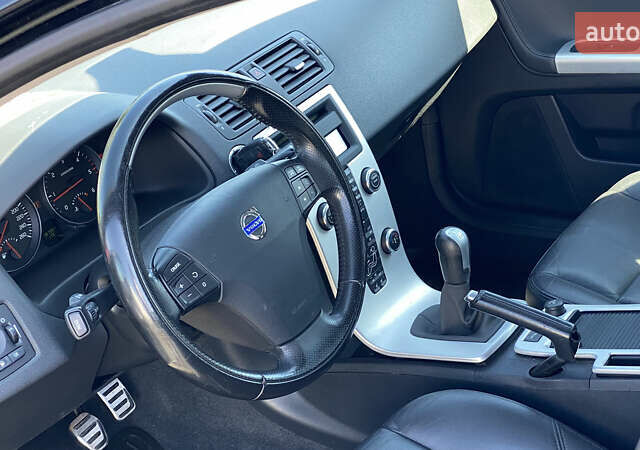 Черный Вольво В50, объемом двигателя 1.6 л и пробегом 197 тыс. км за 8200 $, фото 22 на Automoto.ua