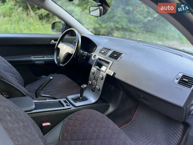 Чорний Вольво V50, об'ємом двигуна 2 л та пробігом 251 тис. км за 8500 $, фото 9 на Automoto.ua