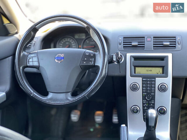 Черный Вольво В50, объемом двигателя 1.6 л и пробегом 197 тыс. км за 8200 $, фото 32 на Automoto.ua