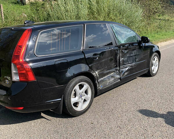 Черный Вольво В50, объемом двигателя 1.6 л и пробегом 234 тыс. км за 7850 $, фото 47 на Automoto.ua