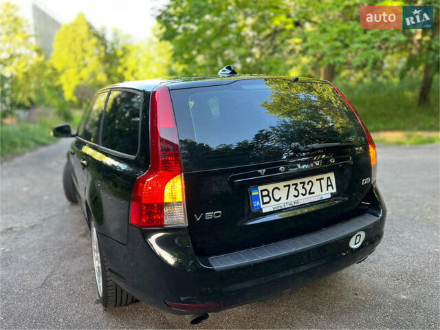 Чорний Вольво V50, об'ємом двигуна 2 л та пробігом 251 тис. км за 8500 $, фото 3 на Automoto.ua
