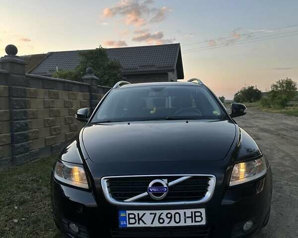 Черный Вольво В50, объемом двигателя 1.6 л и пробегом 232 тыс. км за 7600 $, фото 42 на Automoto.ua