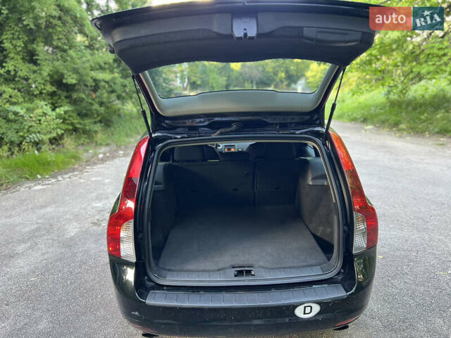Чорний Вольво V50, об'ємом двигуна 2 л та пробігом 251 тис. км за 8500 $, фото 20 на Automoto.ua