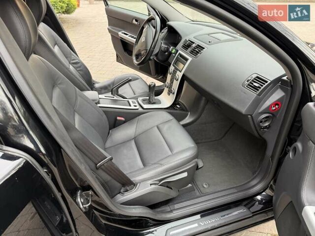 Черный Вольво В50, объемом двигателя 1.6 л и пробегом 226 тыс. км за 8290 $, фото 52 на Automoto.ua
