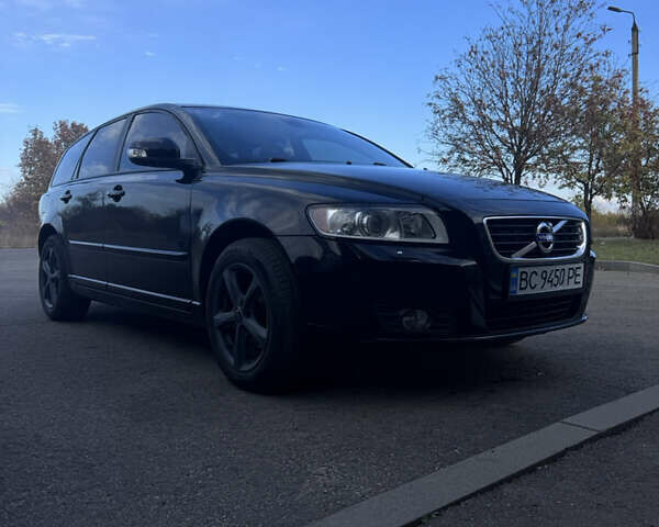 Вольво В50 2011 в Краматорске на Automoto.ua Черный Вольво В50, объемом двигателя 1.6 л и пробегом 258 тыс. км за 8000 $, фото 1 на Automoto.ua