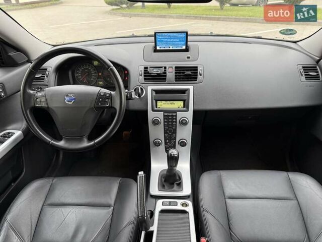 Черный Вольво В50, объемом двигателя 1.6 л и пробегом 226 тыс. км за 8290 $, фото 60 на Automoto.ua