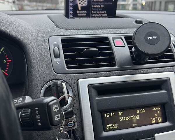 Черный Вольво В50, объемом двигателя 1.56 л и пробегом 237 тыс. км за 7600 $, фото 11 на Automoto.ua