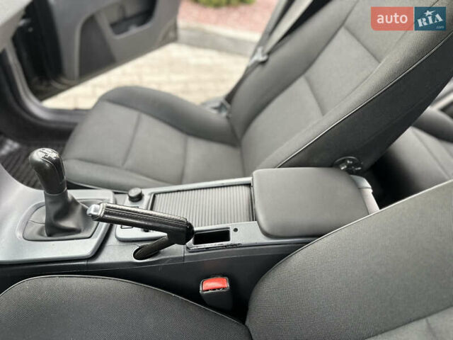 Черный Вольво В50, объемом двигателя 1.6 л и пробегом 219 тыс. км за 8300 $, фото 35 на Automoto.ua