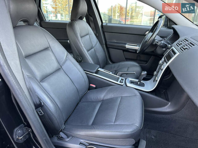 Чорний Вольво V50, об'ємом двигуна 2 л та пробігом 262 тис. км за 9850 $, фото 43 на Automoto.ua