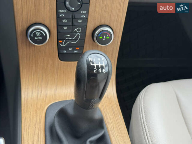 Чорний Вольво V50, об'ємом двигуна 1.6 л та пробігом 214 тис. км за 8999 $, фото 54 на Automoto.ua