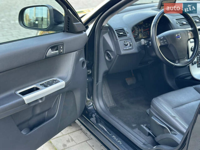 Чорний Вольво V50, об'ємом двигуна 2 л та пробігом 262 тис. км за 9850 $, фото 17 на Automoto.ua