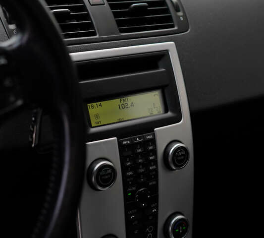 Черный Вольво В50, объемом двигателя 1.6 л и пробегом 316 тыс. км за 7299 $, фото 16 на Automoto.ua