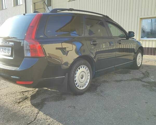 Черный Вольво В50, объемом двигателя 1.6 л и пробегом 201 тыс. км за 7500 $, фото 7 на Automoto.ua