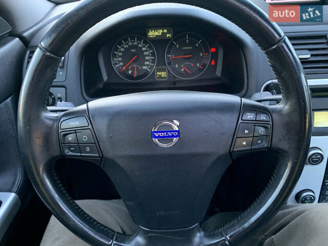 Черный Вольво В50, объемом двигателя 1.6 л и пробегом 252 тыс. км за 8200 $, фото 43 на Automoto.ua