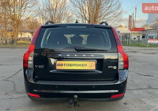 Черный Вольво В50, объемом двигателя 1.56 л и пробегом 243 тыс. км за 8200 $, фото 7 на Automoto.ua