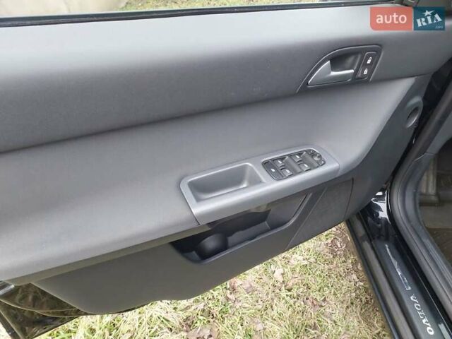 Чорний Вольво V50, об'ємом двигуна 1.6 л та пробігом 245 тис. км за 7500 $, фото 7 на Automoto.ua