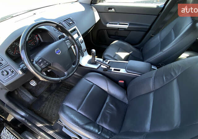 Черный Вольво В50, объемом двигателя 1.6 л и пробегом 197 тыс. км за 8200 $, фото 25 на Automoto.ua