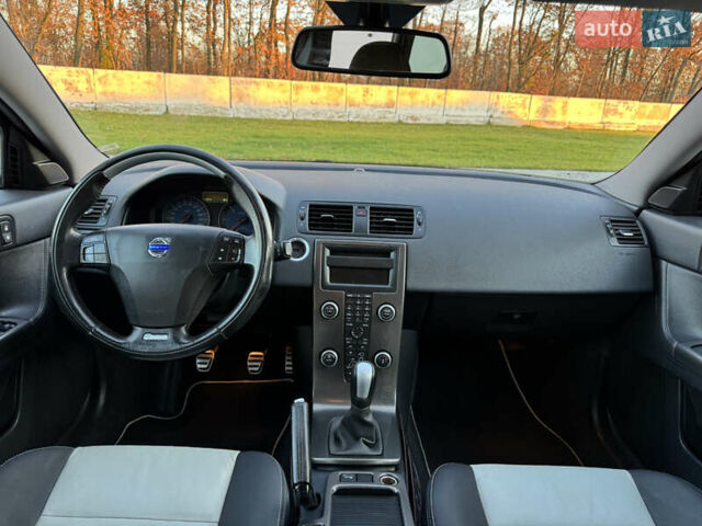 Черный Вольво В50, объемом двигателя 1.6 л и пробегом 235 тыс. км за 9350 $, фото 31 на Automoto.ua