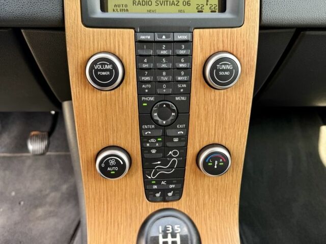 Черный Вольво В50, объемом двигателя 1.6 л и пробегом 218 тыс. км за 8599 $, фото 14 на Automoto.ua