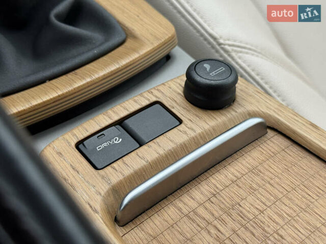 Чорний Вольво V50, об'ємом двигуна 1.6 л та пробігом 214 тис. км за 8999 $, фото 56 на Automoto.ua