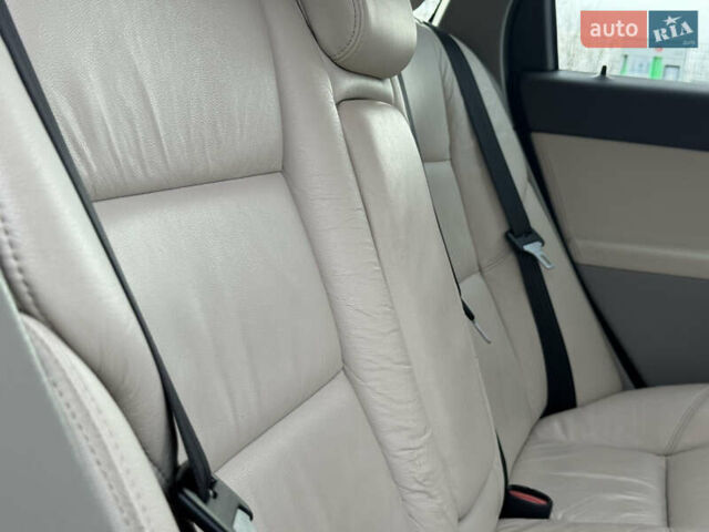 Чорний Вольво V50, об'ємом двигуна 1.6 л та пробігом 214 тис. км за 8999 $, фото 79 на Automoto.ua