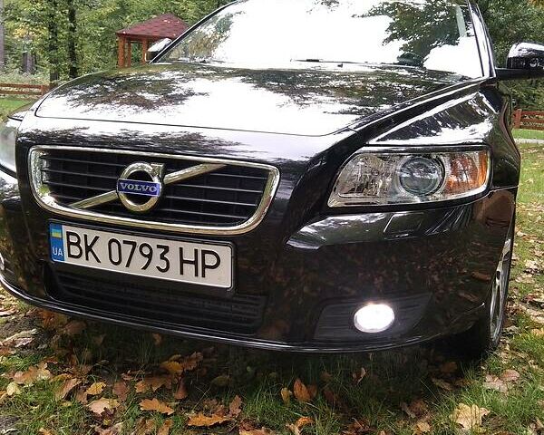 Черный Вольво В50, объемом двигателя 1.6 л и пробегом 166 тыс. км за 9000 $, фото 6 на Automoto.ua