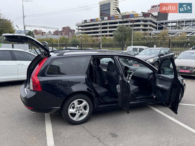 Черный Вольво В50, объемом двигателя 2 л и пробегом 213 тыс. км за 11000 $, фото 15 на Automoto.ua