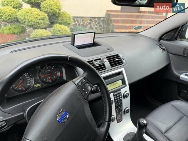 Черный Вольво В50, объемом двигателя 1.6 л и пробегом 226 тыс. км за 8290 $, фото 67 на Automoto.ua