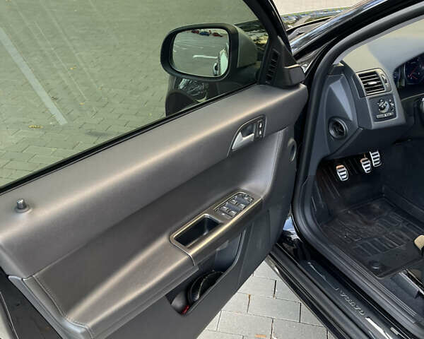 Черный Вольво В50, объемом двигателя 1.56 л и пробегом 264 тыс. км за 8300 $, фото 9 на Automoto.ua