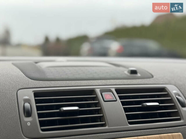 Чорний Вольво V50, об'ємом двигуна 1.6 л та пробігом 214 тис. км за 8999 $, фото 53 на Automoto.ua