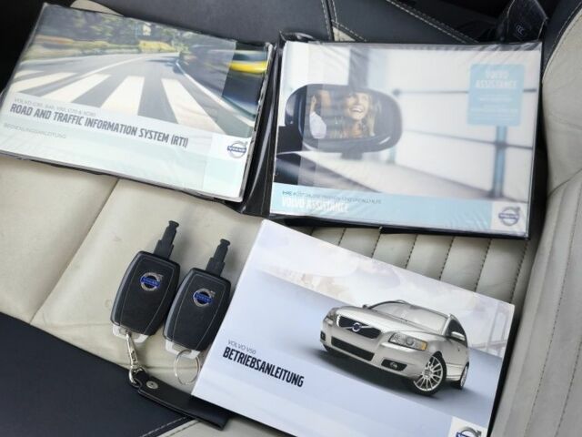 Черный Вольво В50, объемом двигателя 1.6 л и пробегом 255 тыс. км за 7400 $, фото 11 на Automoto.ua