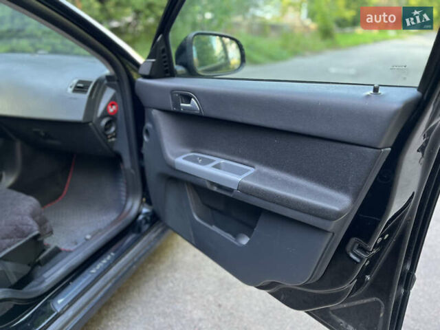 Чорний Вольво V50, об'ємом двигуна 2 л та пробігом 251 тис. км за 8500 $, фото 25 на Automoto.ua