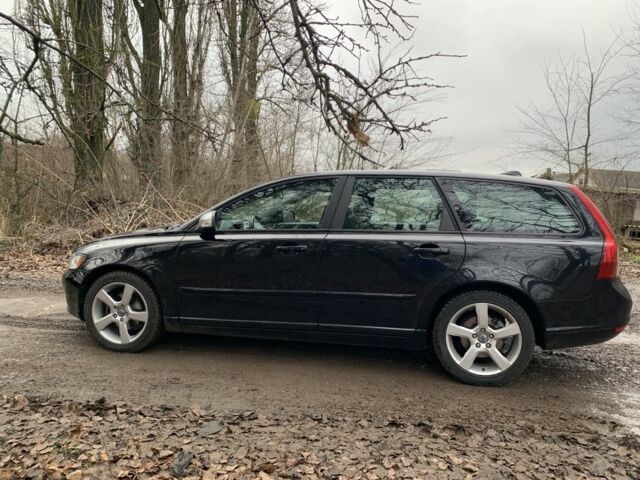 Черный Вольво В50, объемом двигателя 1.6 л и пробегом 270 тыс. км за 8500 $, фото 6 на Automoto.ua