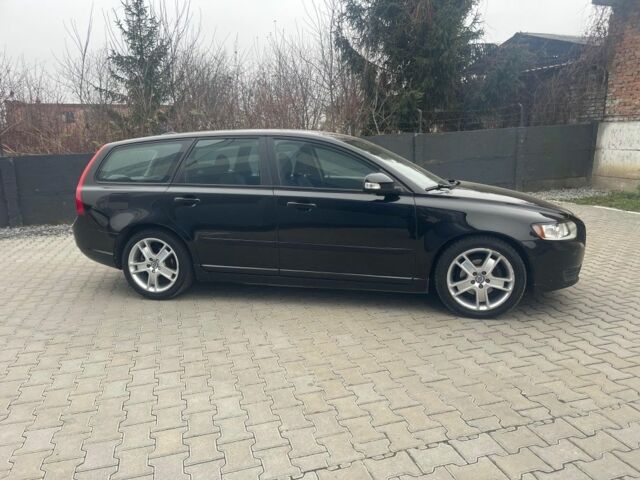 Чорний Вольво V50, об'ємом двигуна 0 л та пробігом 230 тис. км за 4999 $, фото 1 на Automoto.ua