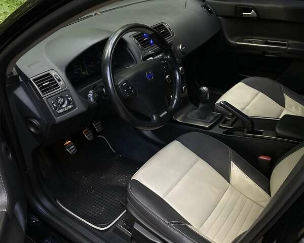 Черный Вольво В50, объемом двигателя 1.6 л и пробегом 235 тыс. км за 7800 $, фото 14 на Automoto.ua