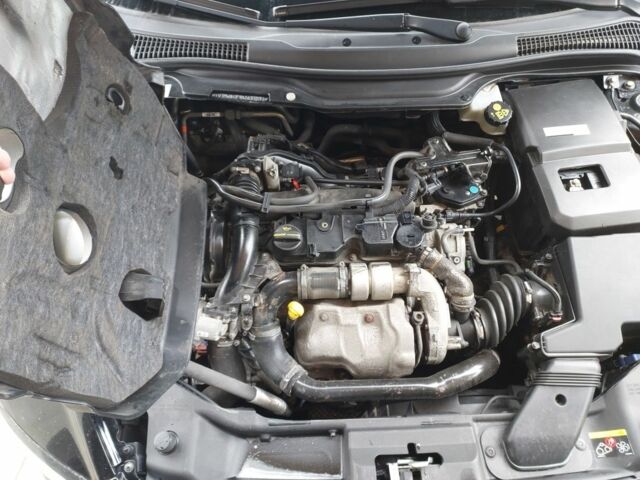 Чорний Вольво V50, об'ємом двигуна 1.6 л та пробігом 248 тис. км за 7000 $, фото 5 на Automoto.ua