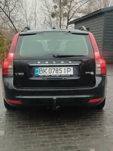 Черный Вольво В50, объемом двигателя 1.56 л и пробегом 260 тыс. км за 6900 $, фото 5 на Automoto.ua